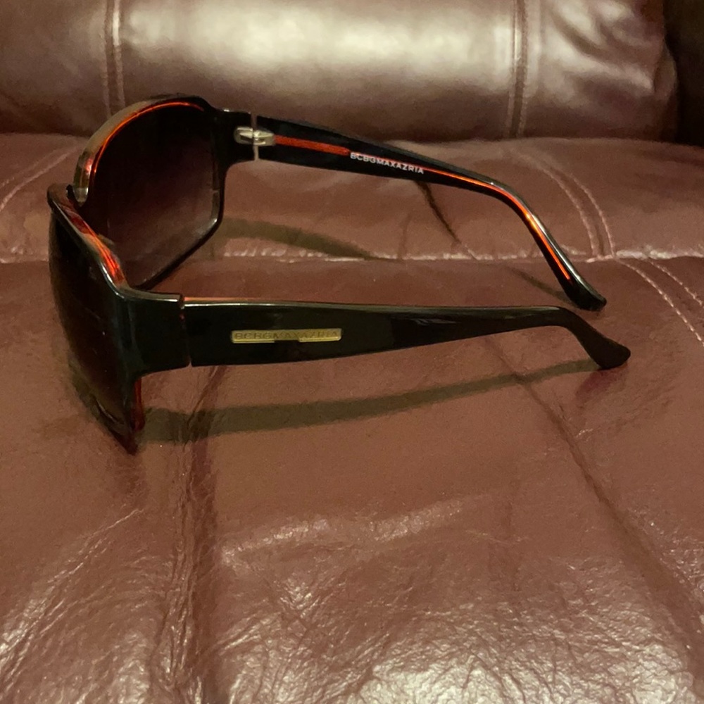 Black BCBG Max Azria sunglasses w/ red accents - Picture 15 of 16